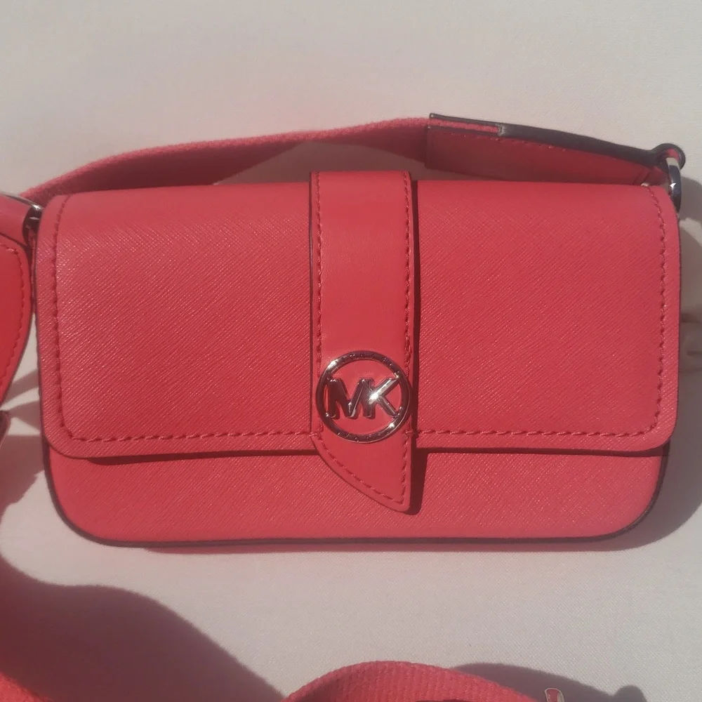 💟Michael Kors Coral Sling Bag NWT